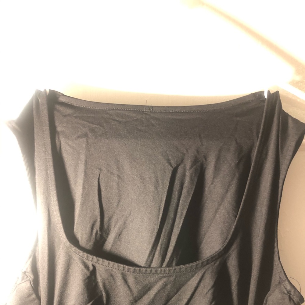 .Black Scrunchy Tank Top